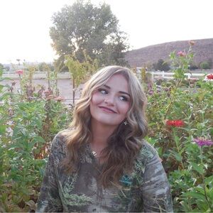 Meet your Posher, Addy